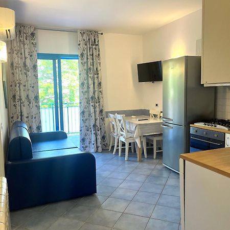 Residenza Le Spiagge Lägenhet Sperlonga Exteriör bild