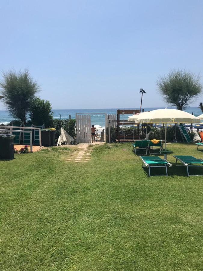 Residenza Le Spiagge Lägenhet Sperlonga Exteriör bild